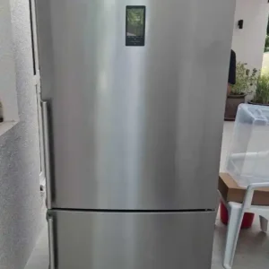 Siemens IQ700 Bottom Freezer Refrigerator
