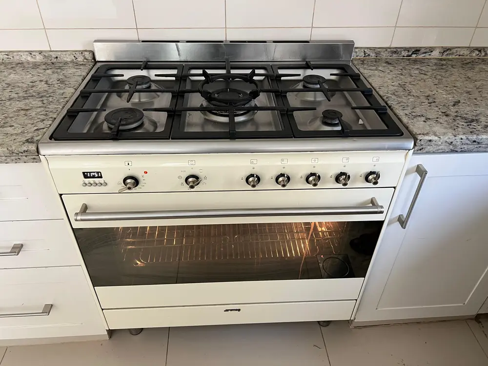 Smeg 90cm Gas Oven with 5 Hob Top – Electric Cooker, Stainless Steel